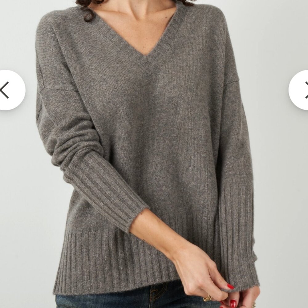 Not Monday V-Neck Cashmere Sweater Light Heathered Gray